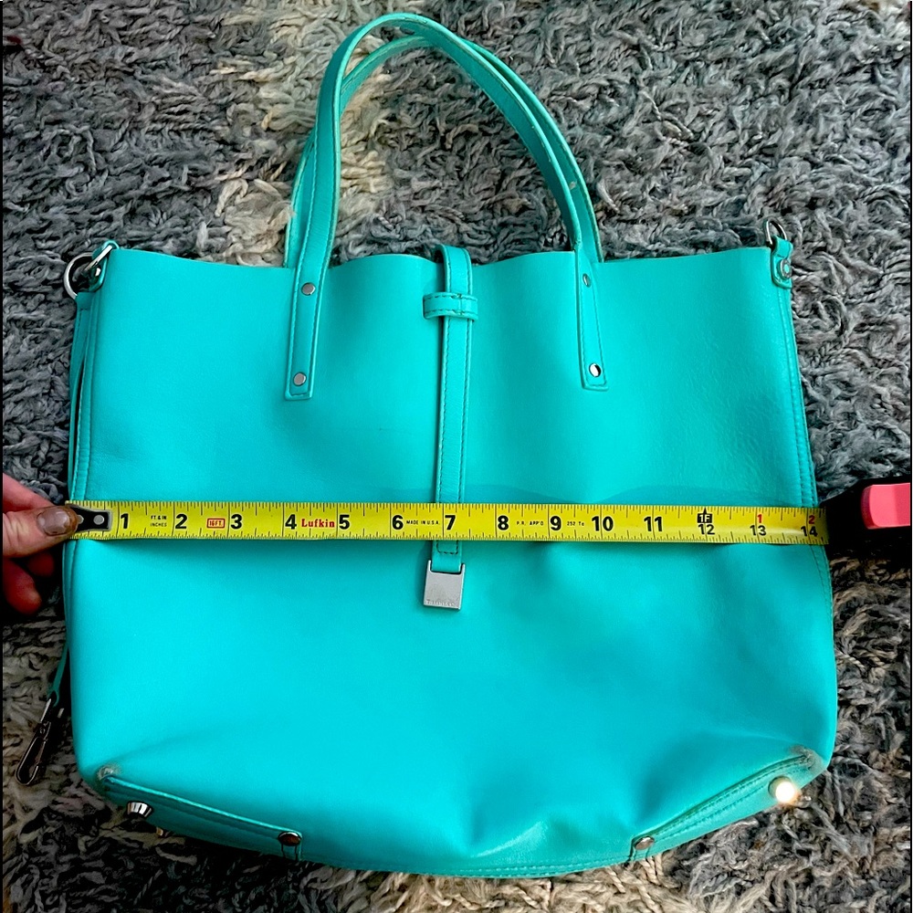 🔥 💯 % authentic Tiffany bag… dust bag & box!